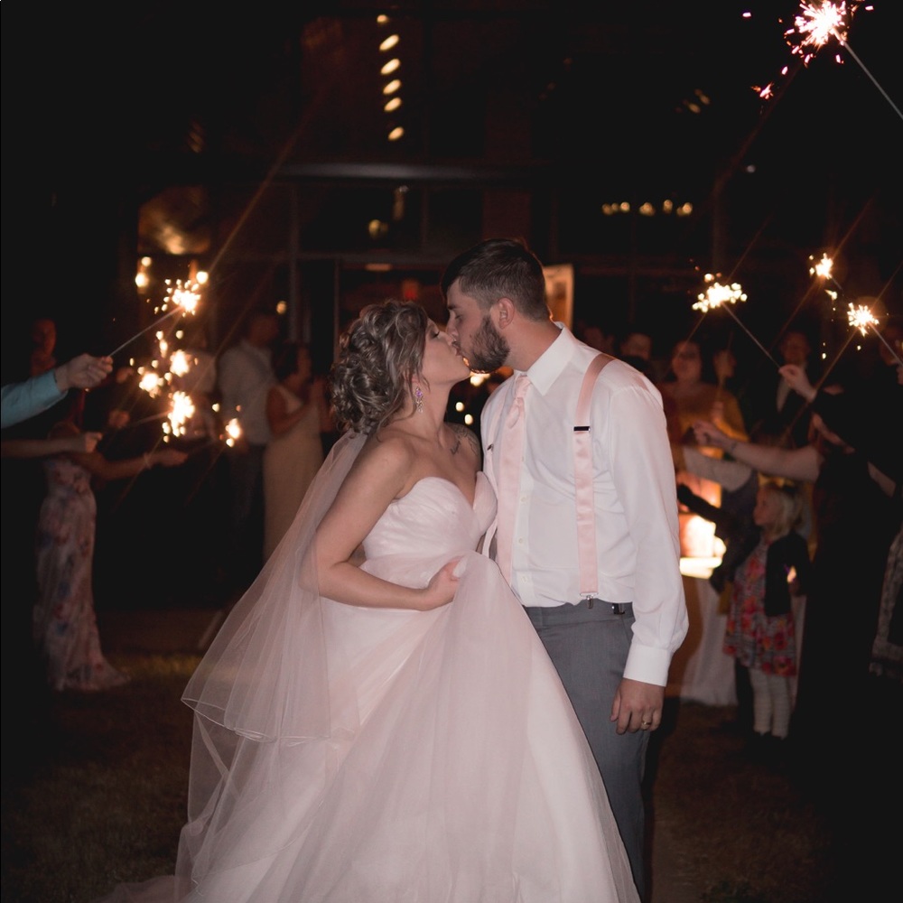 Wedding Gown & Vail/USA Bridal